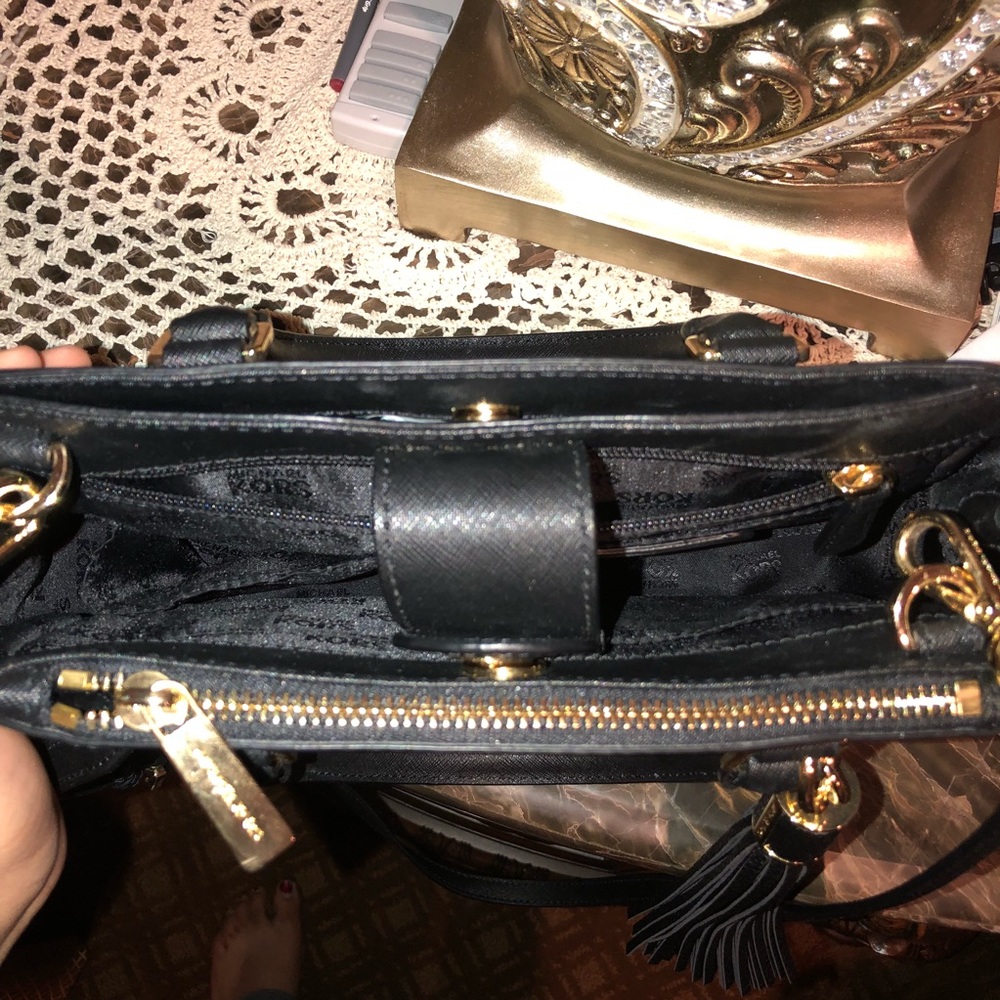Authentic Black Saffiano Michael Kors Bag - Picture 2 of 4